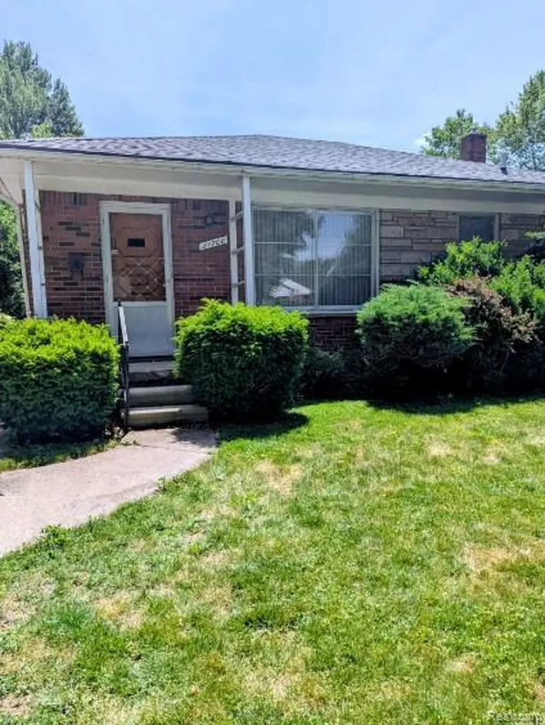 21708 Madison Street St. Clair Shores City MI 48081