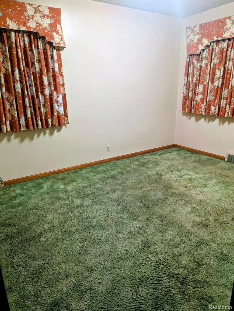 21708 Madison Street St. Clair Shores City MI 48081