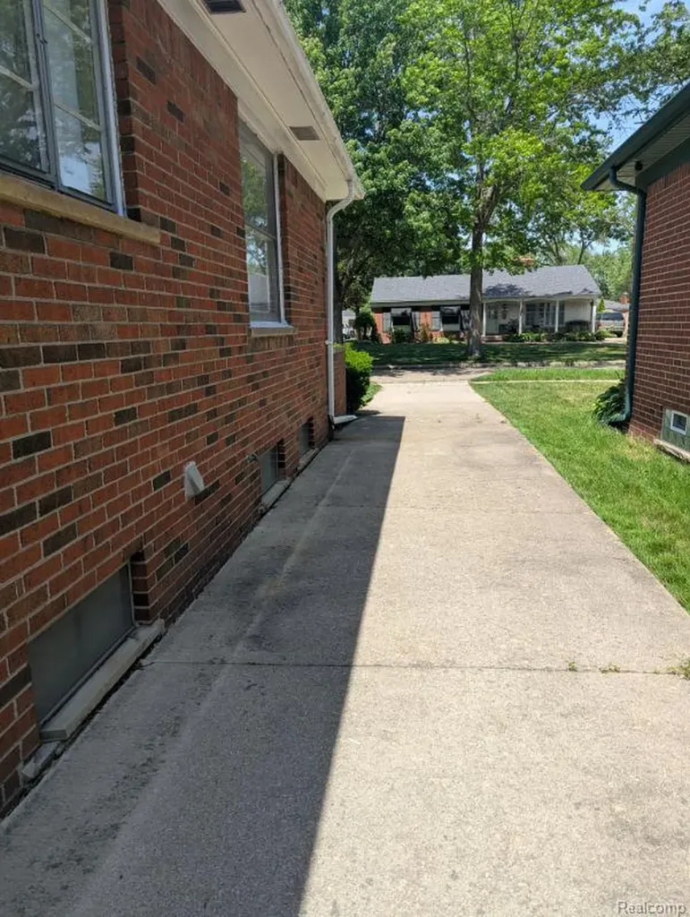 21708 Madison Street St. Clair Shores City MI 48081