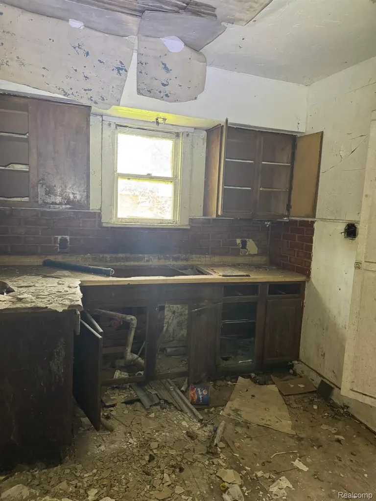 205 E Baltimore Boulevard Flint City MI 48505