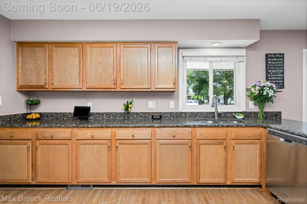 25551 Kilreigh Drive Farmington Hills City MI 48336