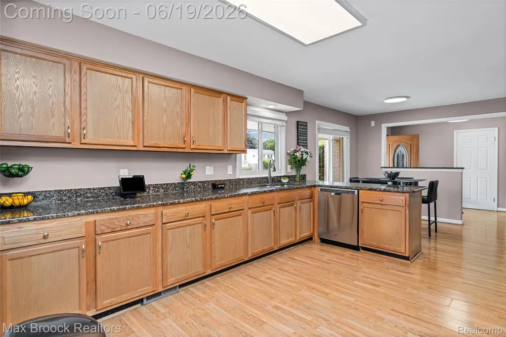 25551 Kilreigh Drive Farmington Hills City MI 48336