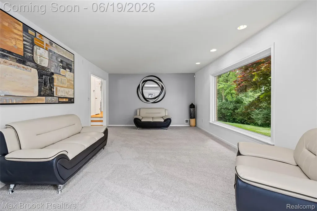 25551 Kilreigh Drive Farmington Hills City MI 48336