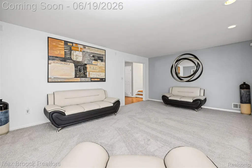 25551 Kilreigh Drive Farmington Hills City MI 48336