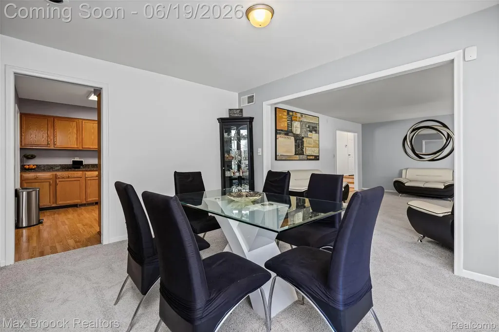 25551 Kilreigh Drive Farmington Hills City MI 48336