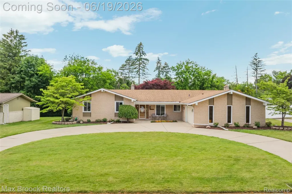 25551 Kilreigh Drive Farmington Hills City MI 48336