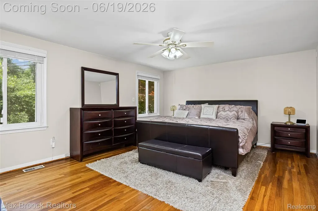 25551 Kilreigh Drive Farmington Hills City MI 48336