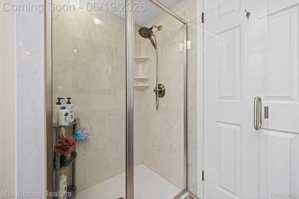 25551 Kilreigh Drive Farmington Hills City MI 48336