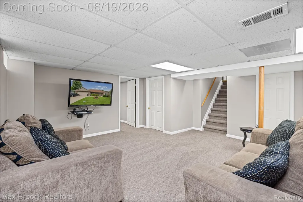 25551 Kilreigh Drive Farmington Hills City MI 48336