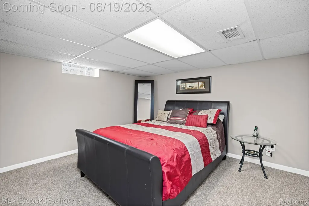 25551 Kilreigh Drive Farmington Hills City MI 48336