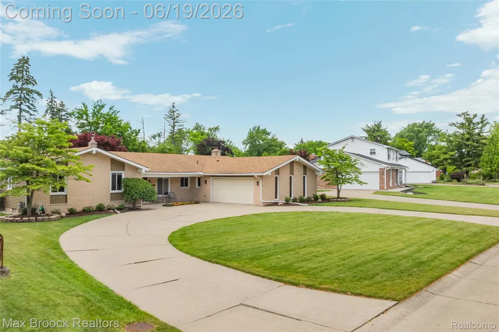 25551 Kilreigh Drive Farmington Hills City MI 48336