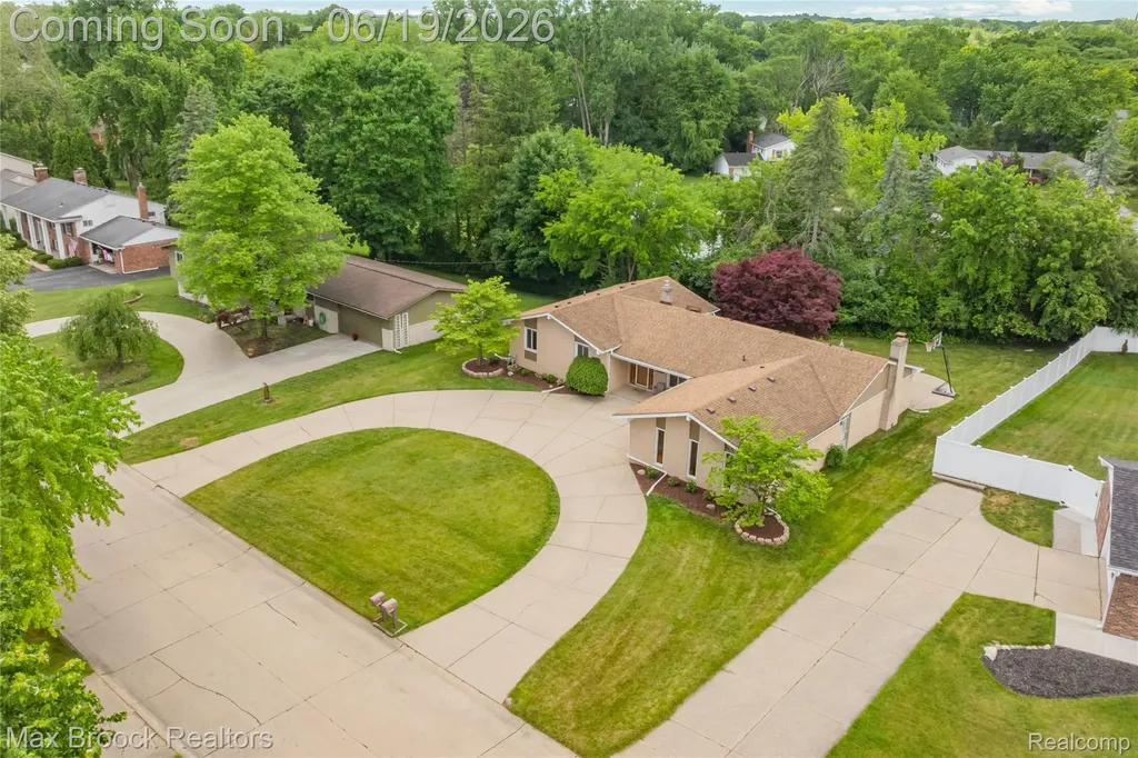 25551 Kilreigh Drive Farmington Hills City MI 48336