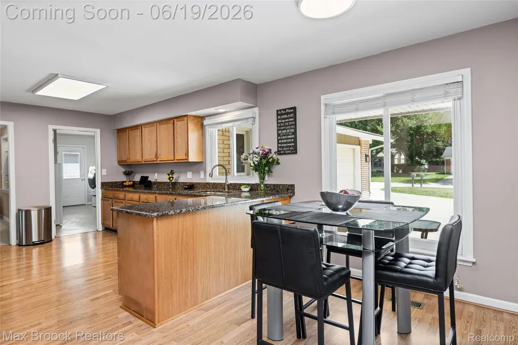 25551 Kilreigh Drive Farmington Hills City MI 48336