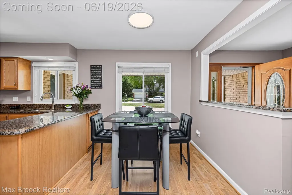 25551 Kilreigh Drive Farmington Hills City MI 48336