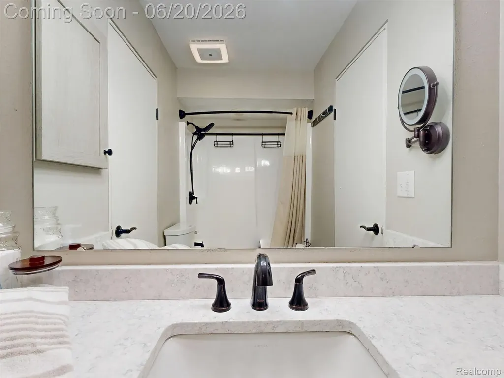 2327 Bay Woods Court Frankenlust Township MI 48706