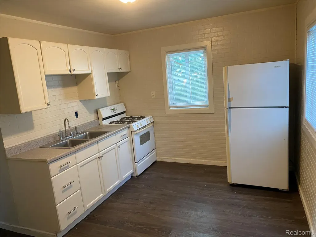 3822 Larchmont Street Flint City MI 48532