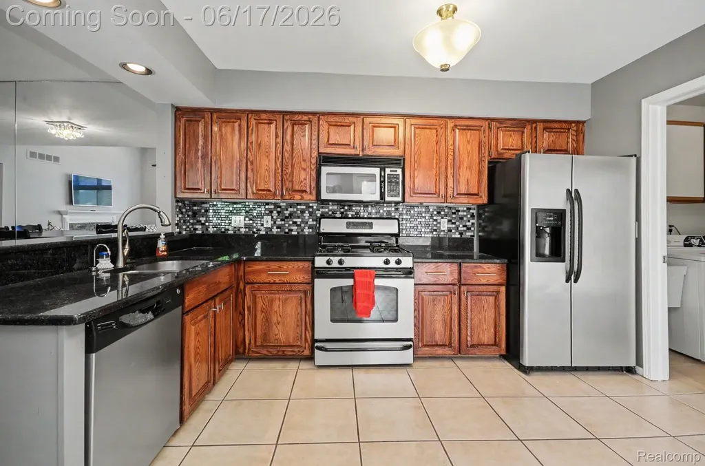 16569 Congress Drive Clinton Charter Township MI 48038