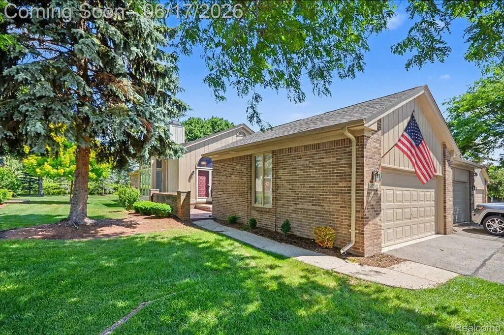 16569 Congress Drive Clinton Charter Township MI 48038