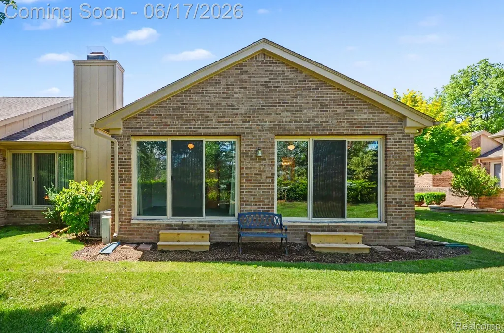 16569 Congress Drive Clinton Charter Township MI 48038