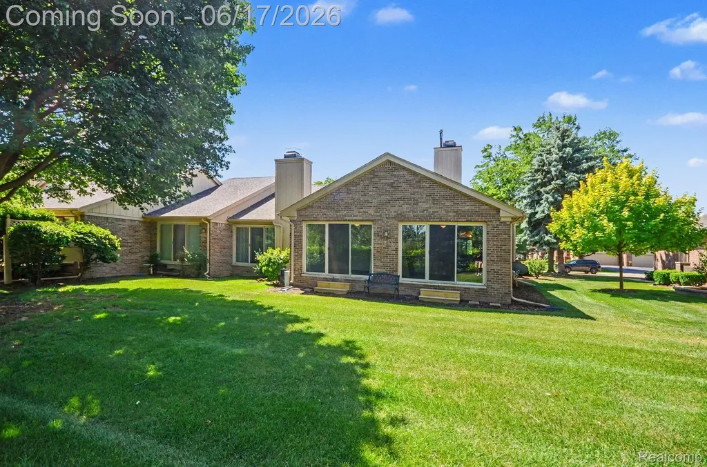 16569 Congress Drive Clinton Charter Township MI 48038