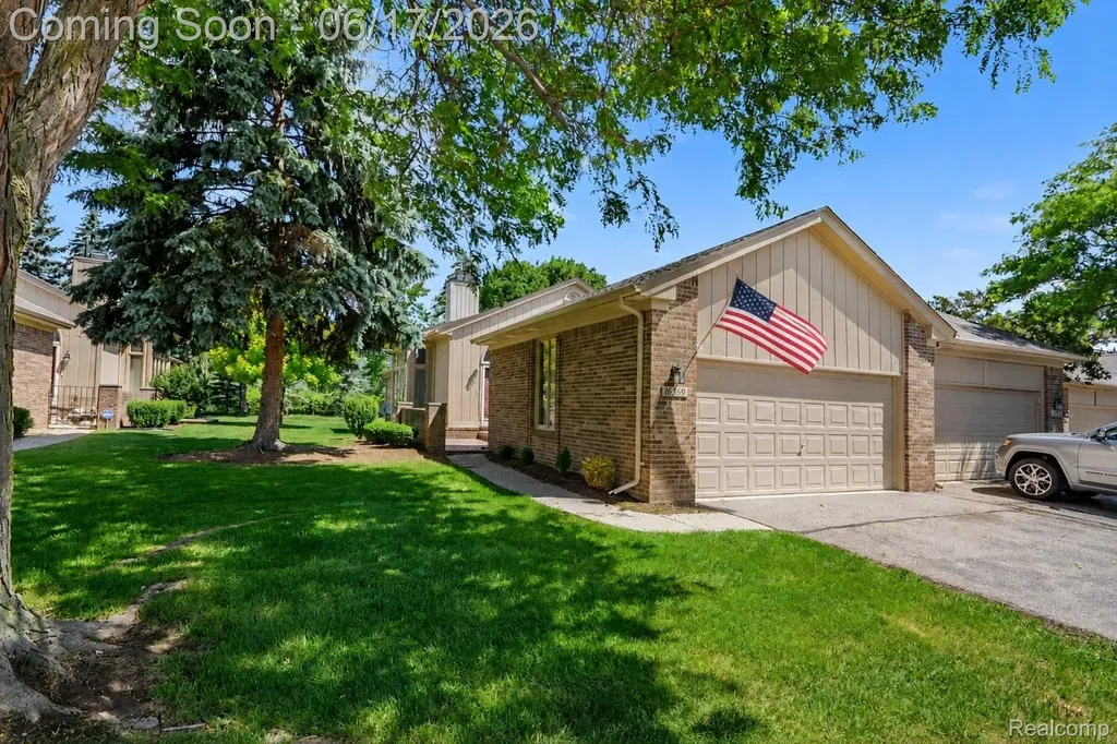 16569 Congress Drive Clinton Charter Township MI 48038