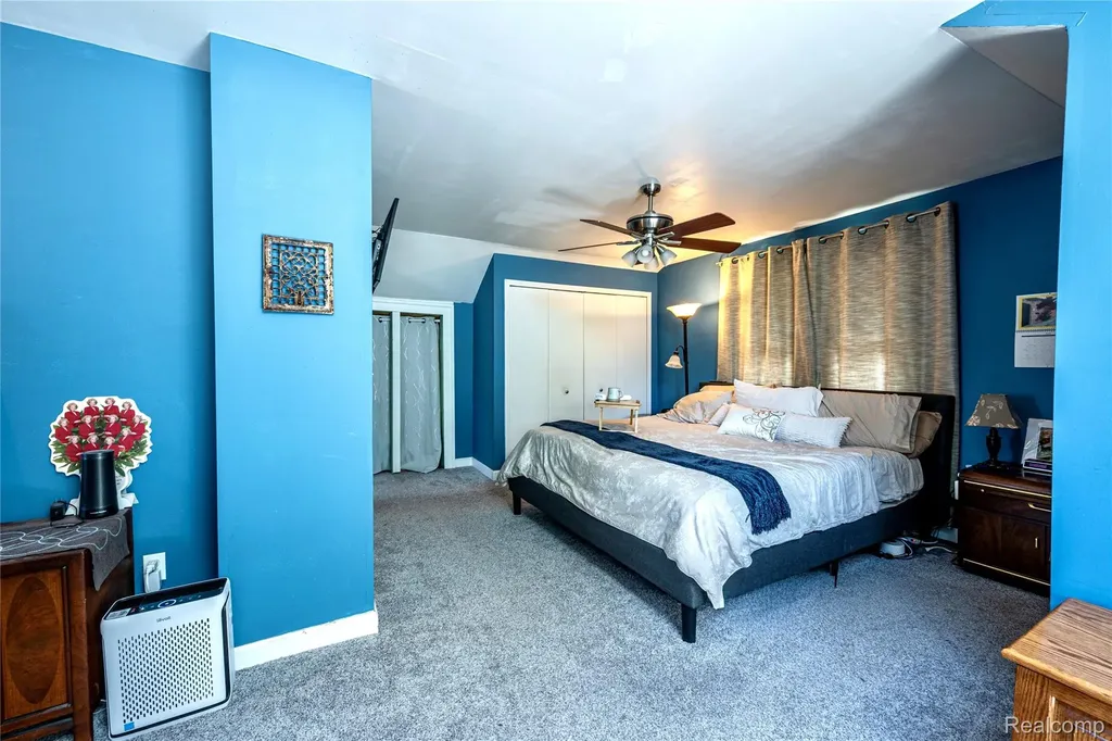 2979 Royal Avenue Berkley City MI 48072