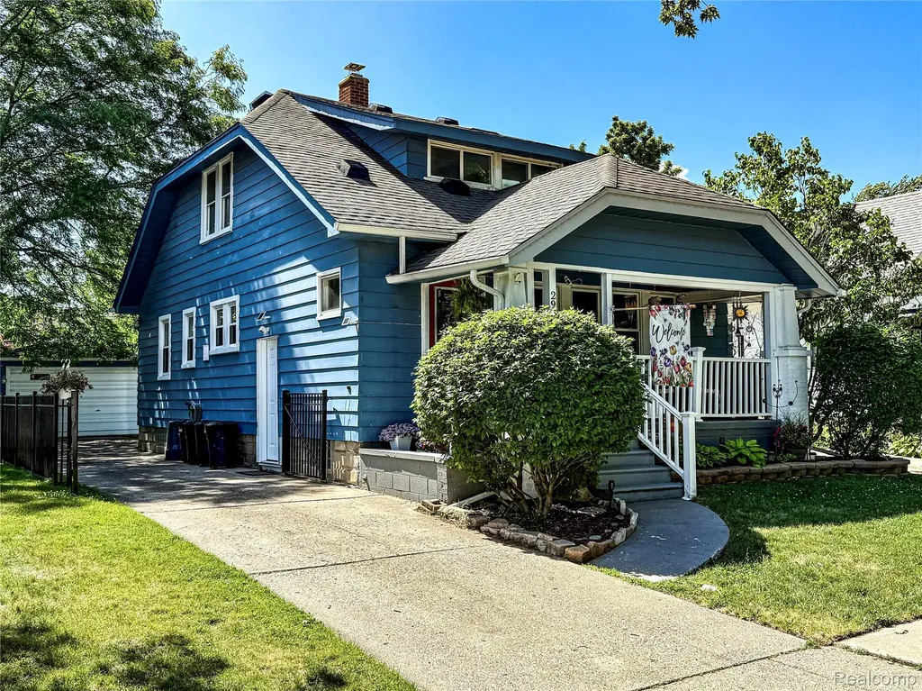 2979 Royal Avenue Berkley City MI 48072