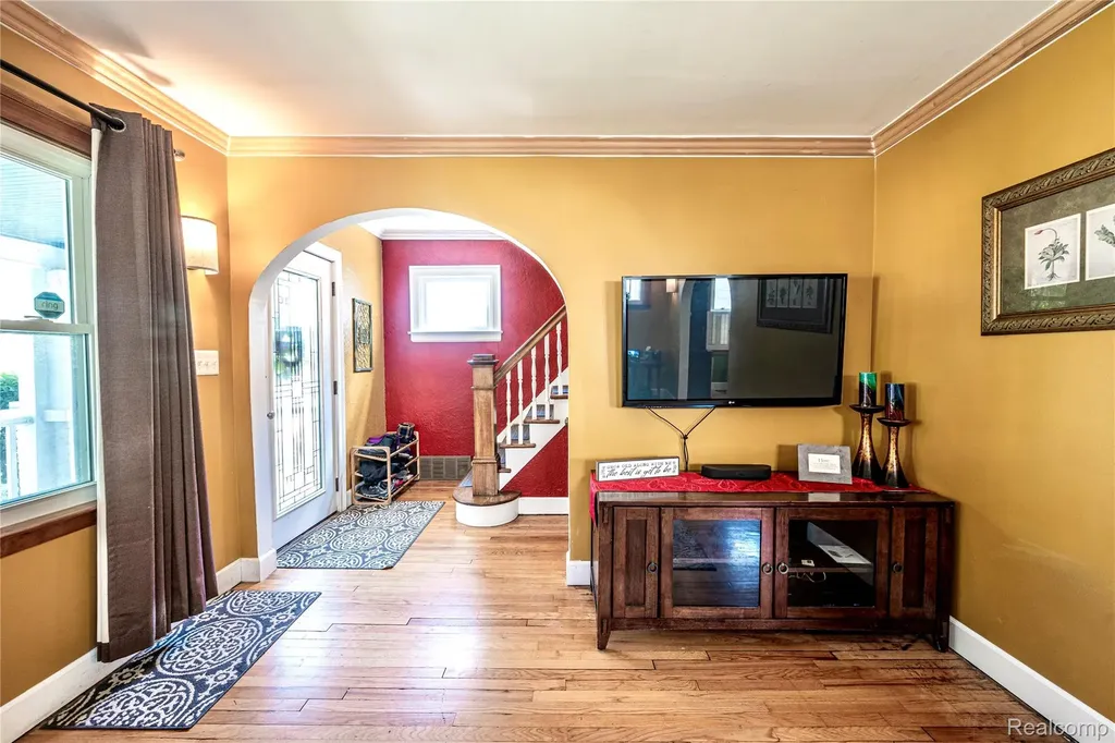 2979 Royal Avenue Berkley City MI 48072