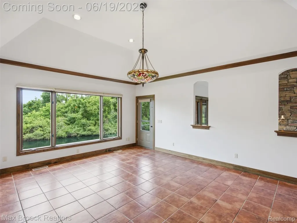 7822 Firestone Lane Washington Township MI 48094