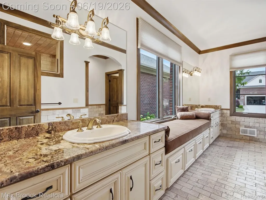 7822 Firestone Lane Washington Township MI 48094