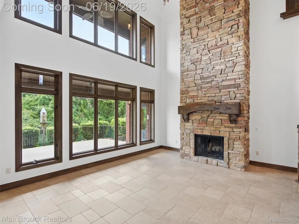 7822 Firestone Lane Washington Township MI 48094