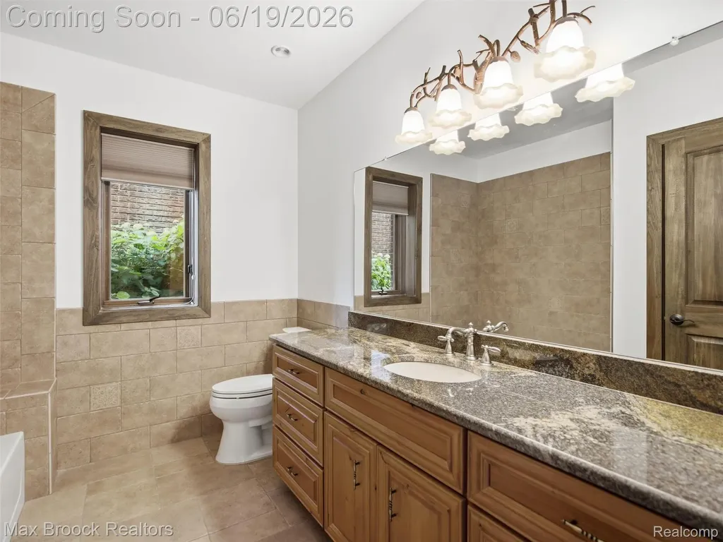 7822 Firestone Lane Washington Township MI 48094