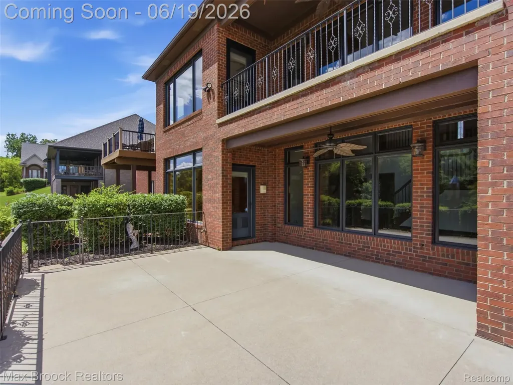 7822 Firestone Lane Washington Township MI 48094