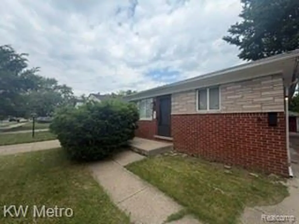 19394 Algonac Street Detroit City MI 48234
