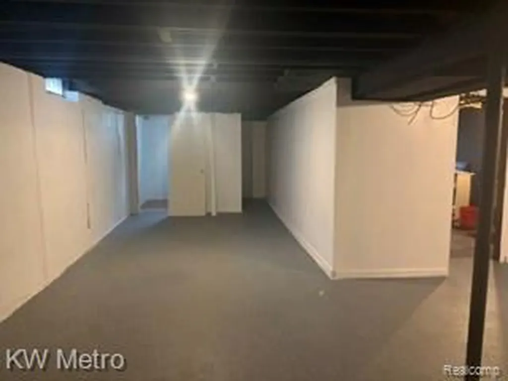 19394 Algonac Street Detroit City MI 48234