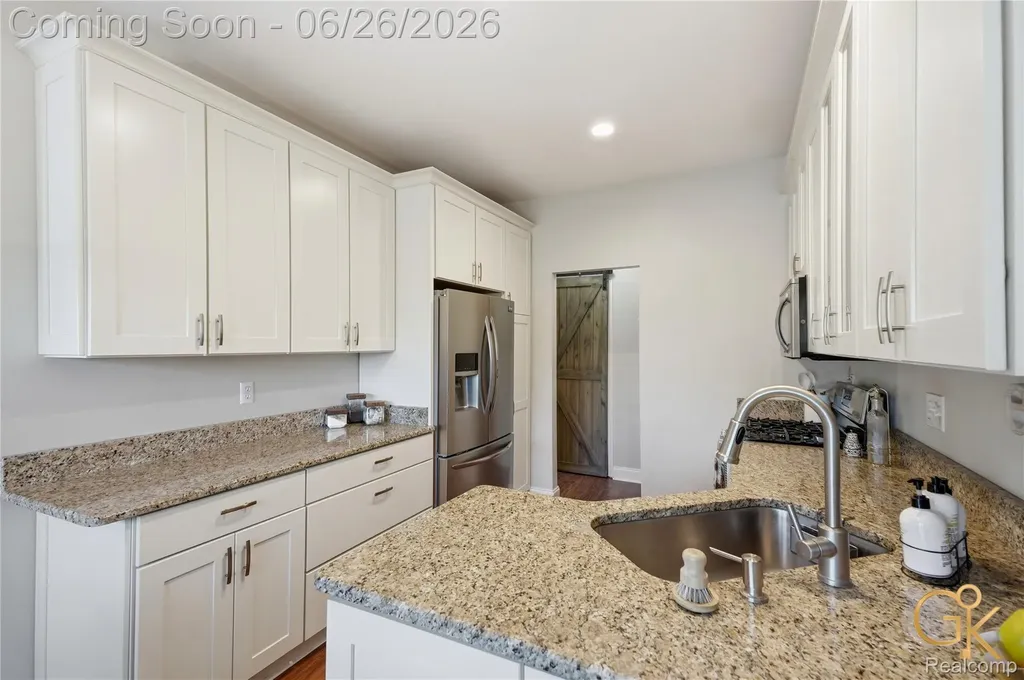 49613 Draper Circle Plymouth Charter Township MI 48170