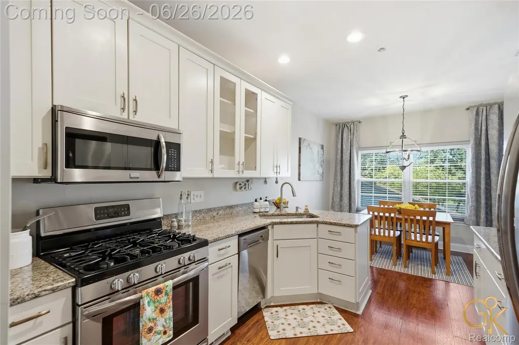 49613 Draper Circle Plymouth Charter Township MI 48170