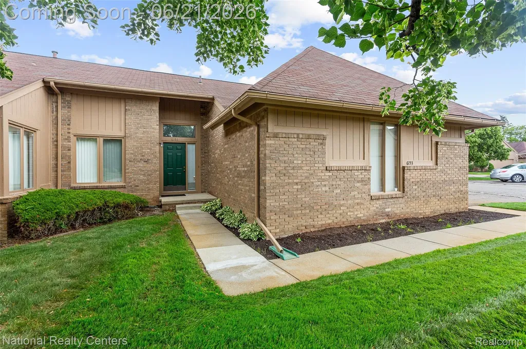 6153 Westbrooke Drive West Bloomfield Charter Township MI 48322