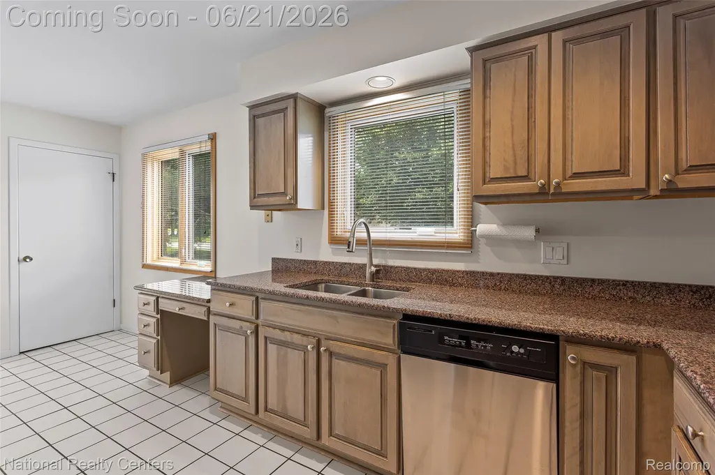6153 Westbrooke Drive West Bloomfield Charter Township MI 48322