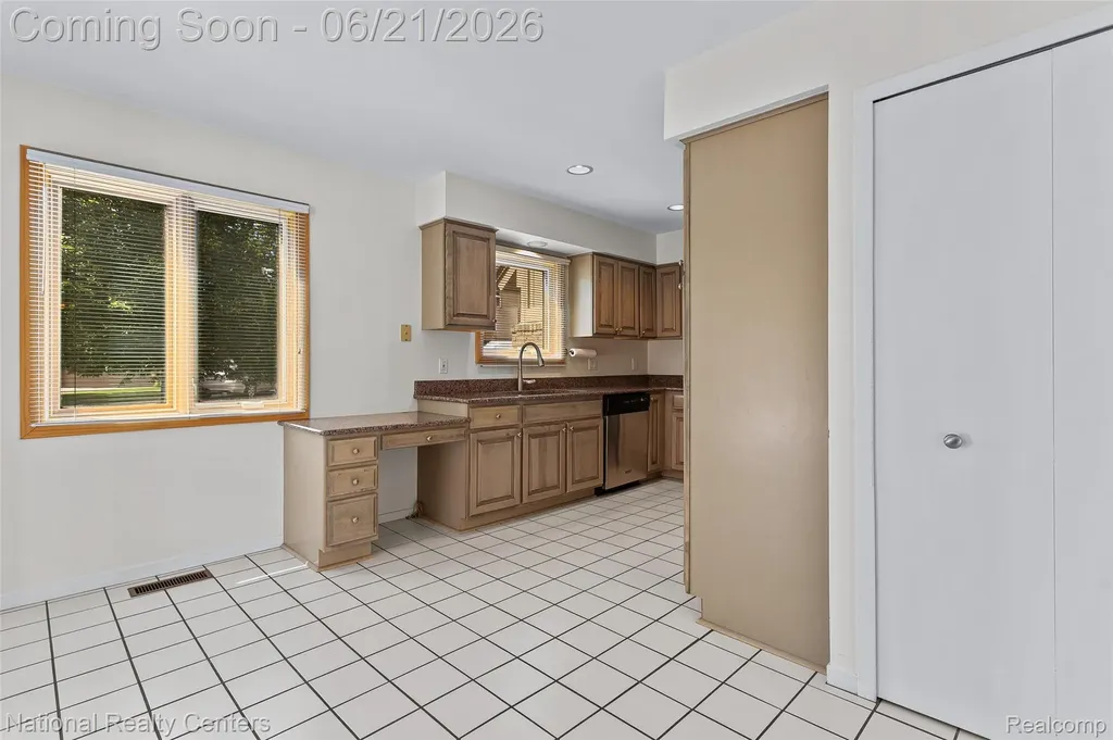 6153 Westbrooke Drive West Bloomfield Charter Township MI 48322