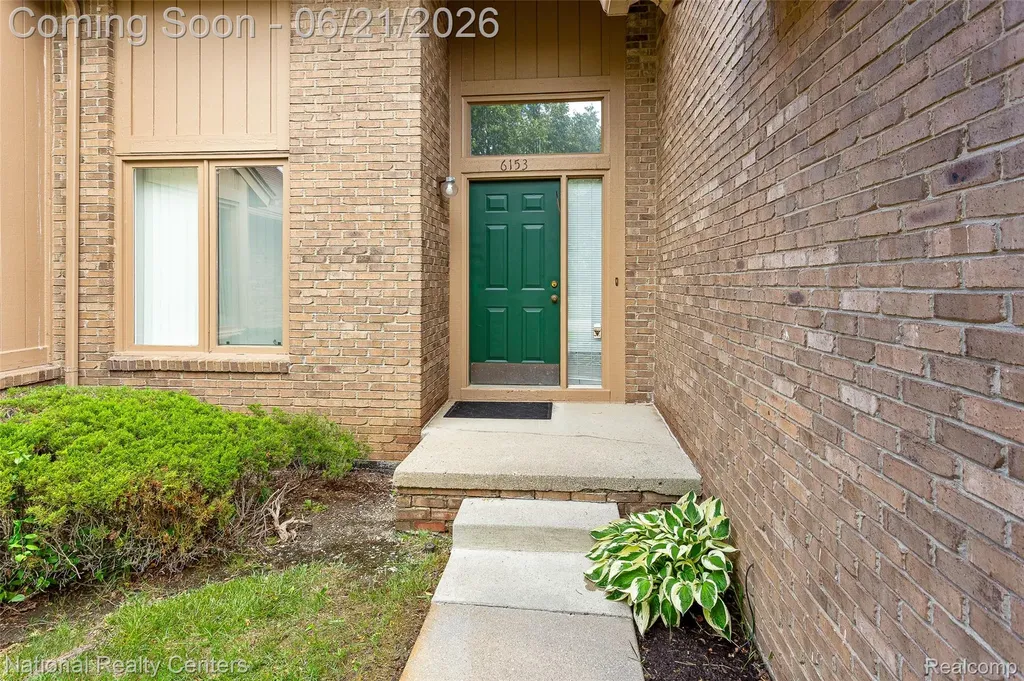 6153 Westbrooke Drive West Bloomfield Charter Township MI 48322