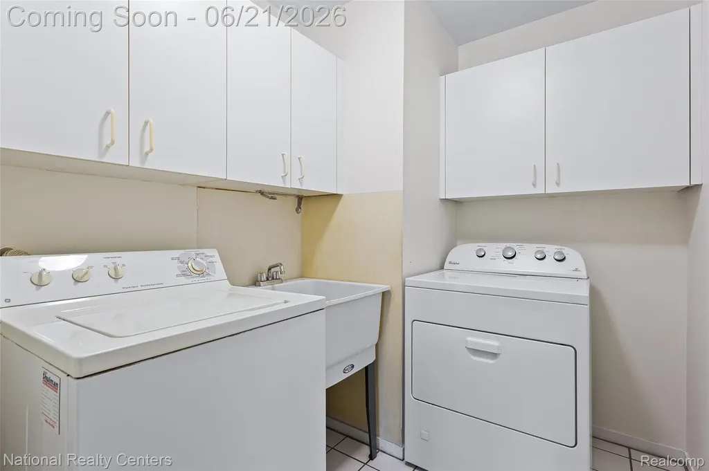 6153 Westbrooke Drive West Bloomfield Charter Township MI 48322