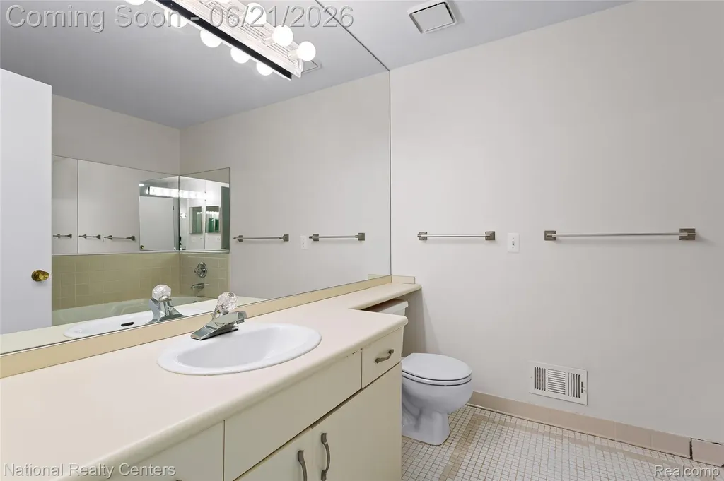 6153 Westbrooke Drive West Bloomfield Charter Township MI 48322
