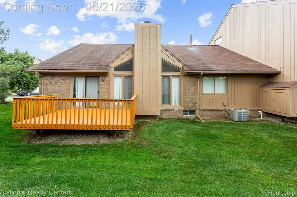 6153 Westbrooke Drive West Bloomfield Charter Township MI 48322