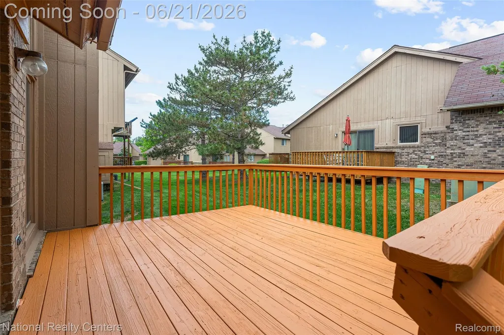 6153 Westbrooke Drive West Bloomfield Charter Township MI 48322