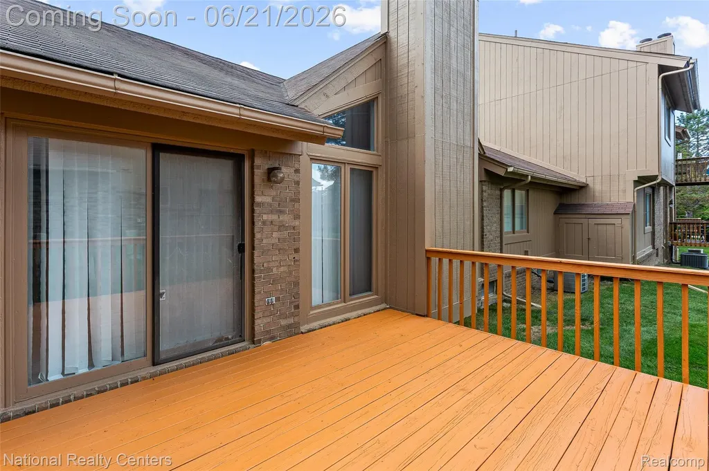 6153 Westbrooke Drive West Bloomfield Charter Township MI 48322