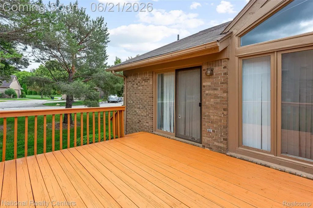 6153 Westbrooke Drive West Bloomfield Charter Township MI 48322