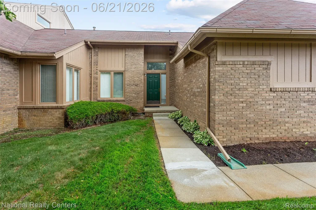 6153 Westbrooke Drive West Bloomfield Charter Township MI 48322