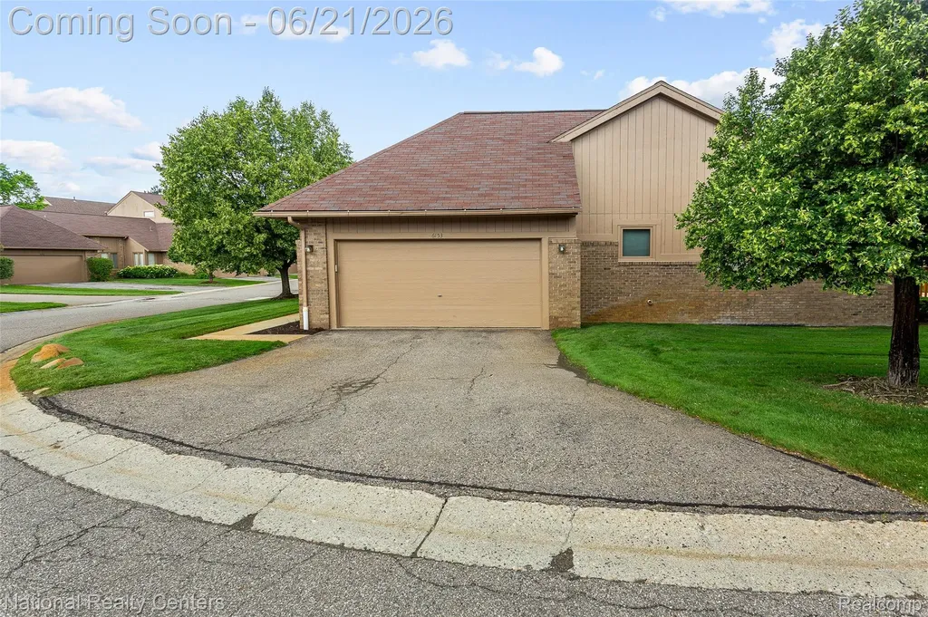 6153 Westbrooke Drive West Bloomfield Charter Township MI 48322