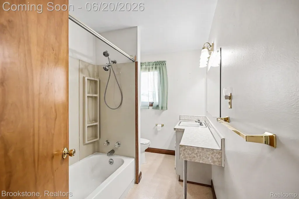 39111 Theresa Court Sterling Heights City MI 48313